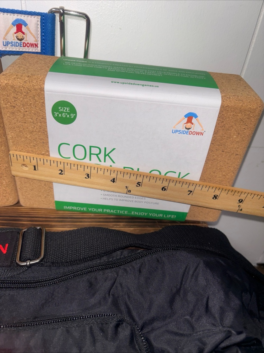 2 Cork Yoga Blocks & 2 Straps Red/blue Including Yoga Black Bag 5 Piece Set New - Picture 9 of 15